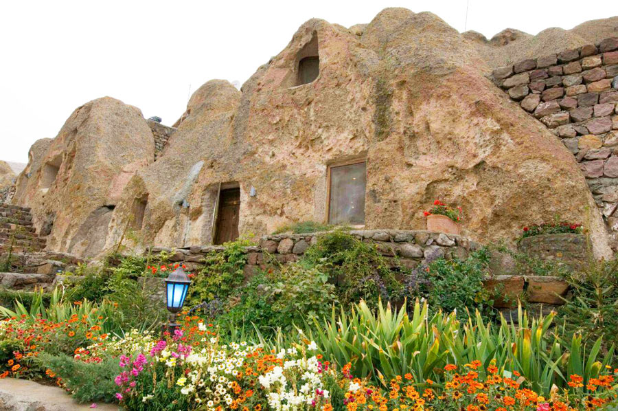 Kandovan-Extraordinary Ancient Rocky Village In Iran