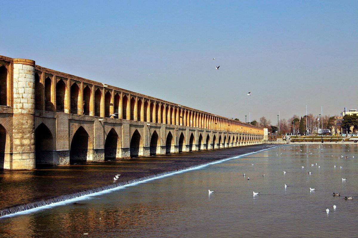 Isfahan-Si-O-Se-Pol2