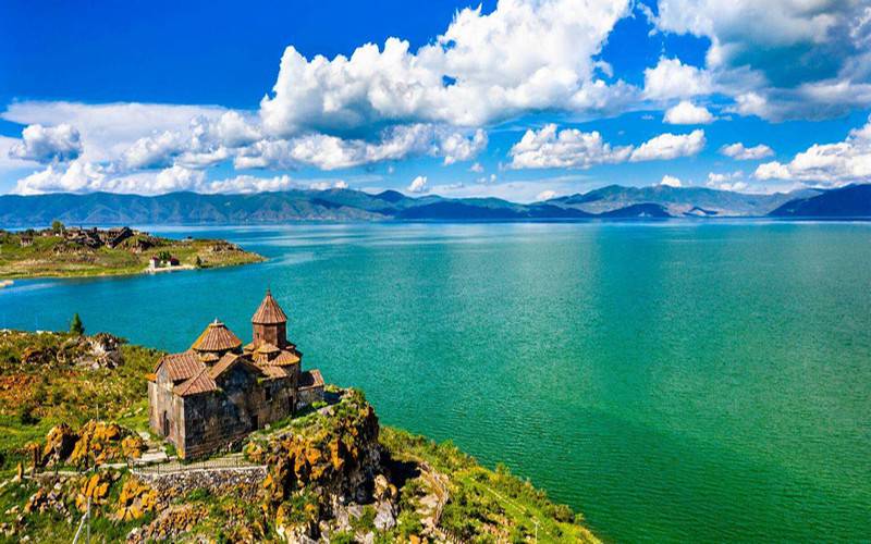 ارمنستان-دریاچه_آب_شیرین_سوان