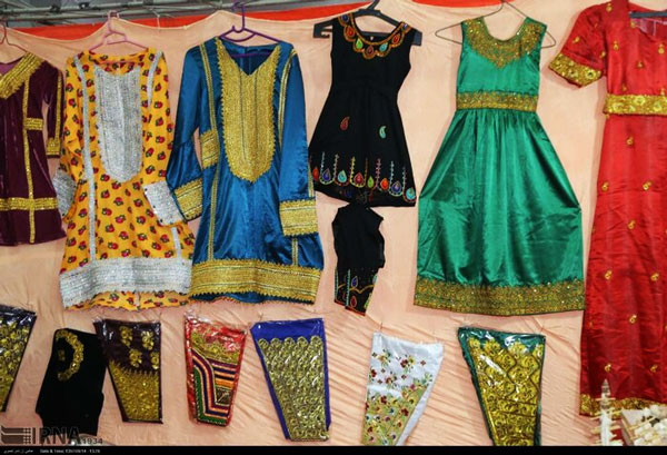 qeshm-souvenir-tradishinal-dress-لباس‌ها و پارچه‌های قشم 