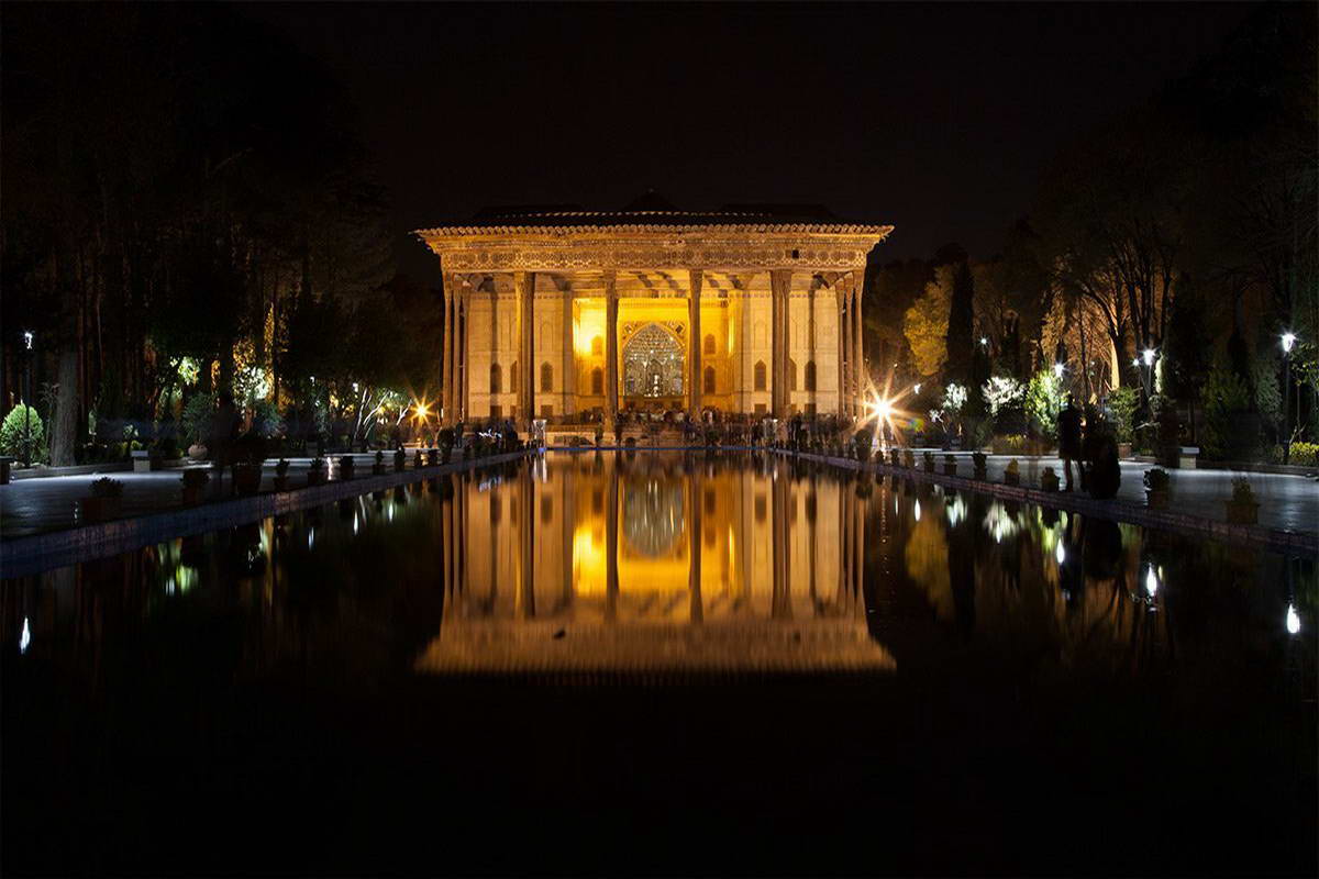 Isfahan-Chehel-Sutoun1.jpg
