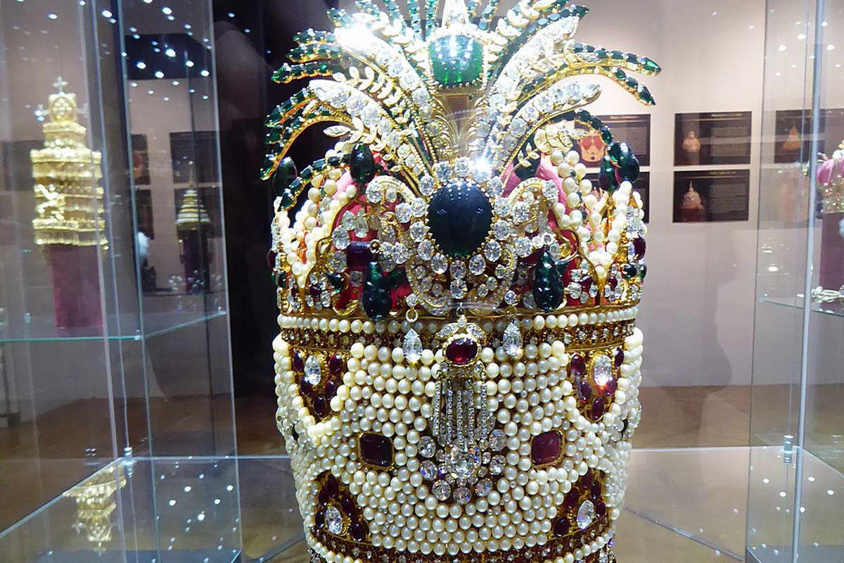 Tehran National Jewels Museum 