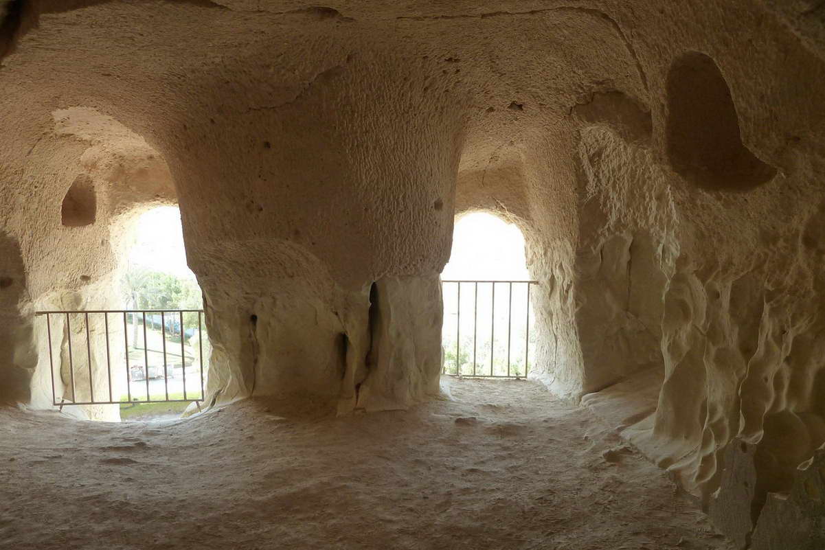 Qeshm  Kharbas  Caves9  Photo by Rumabo 