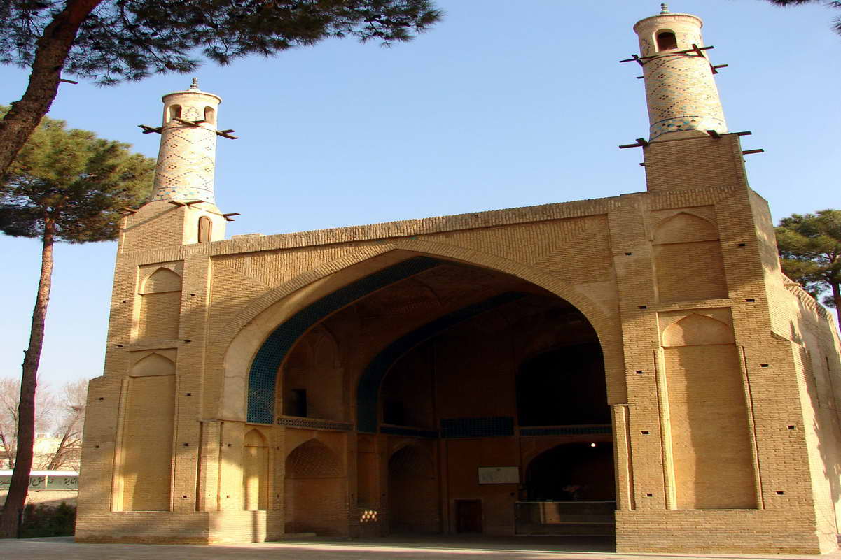 Isfahan Attraction Monar Jonban    